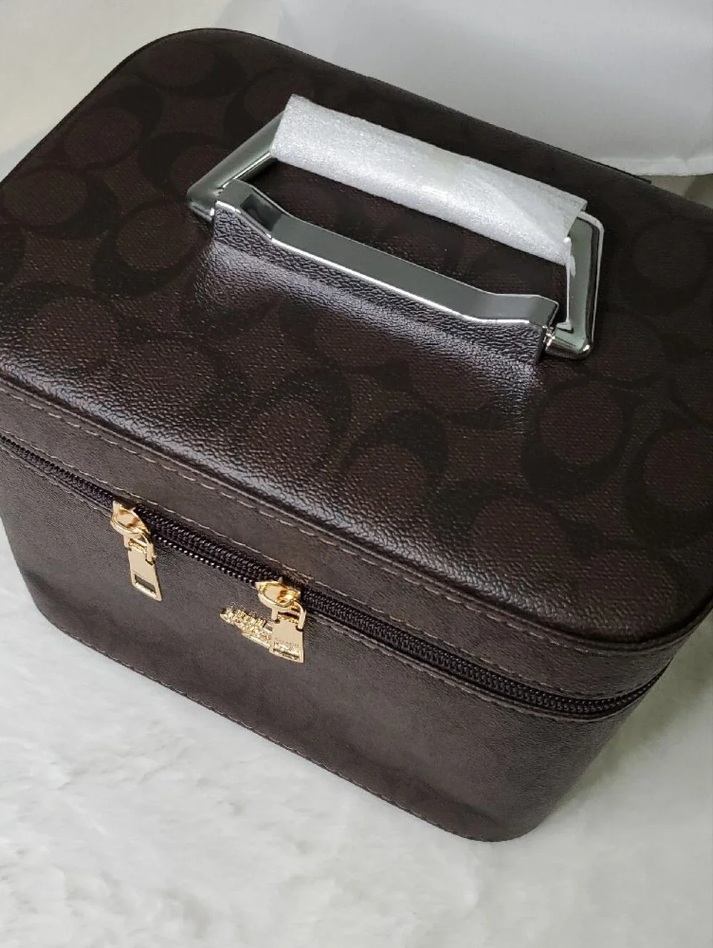 CH💗Brown Coach-Patterned Cosmetic Case with Gold Hardware
